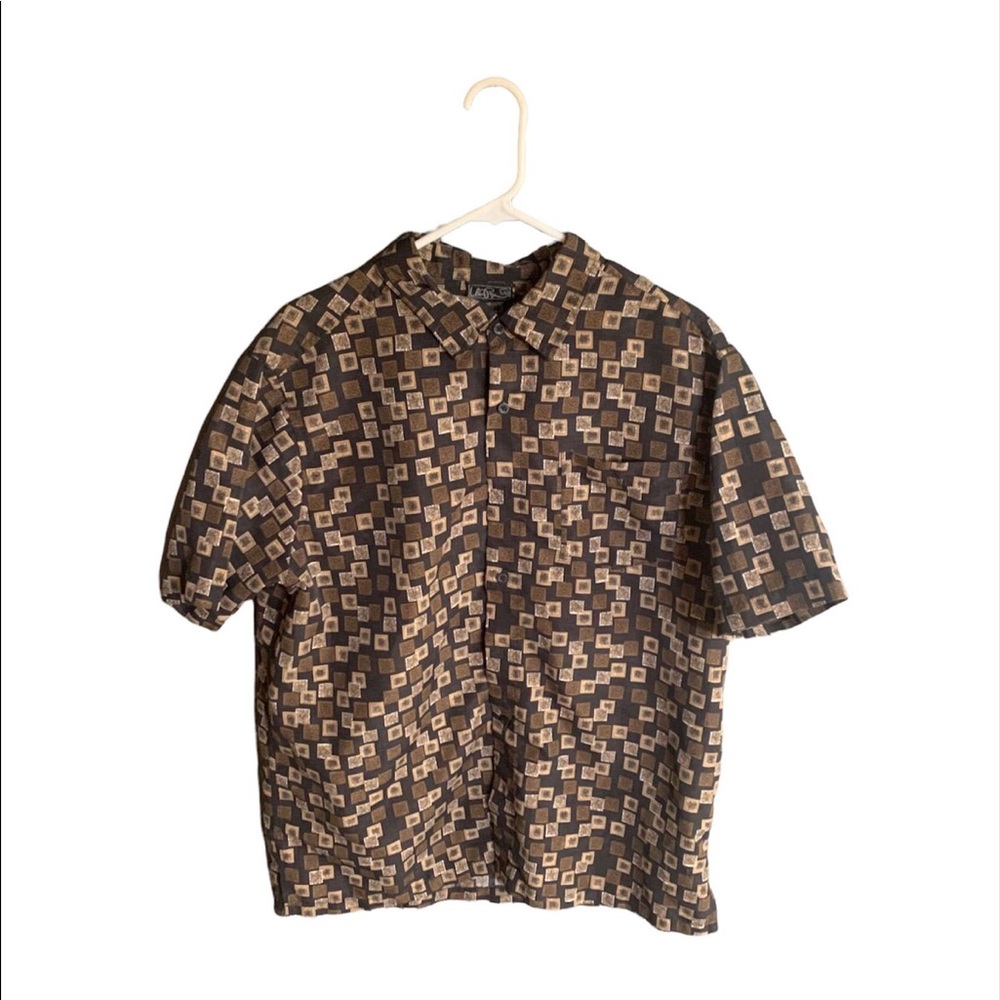 Brown t-shirt
